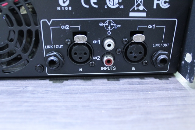 (300 Watts) Amplificateur de Puissance Crown XLS1500 - Image 4