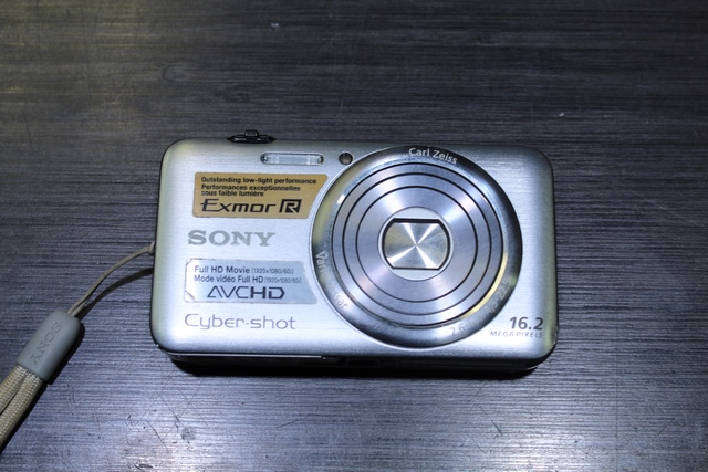 Camera Sony 16.2 megapixel dsc-wx7 + batterie - Image 2
