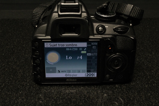 Camera reflex + 2 batterie + chargeur Nikon D3100 - Image 3