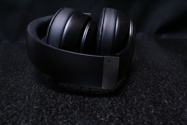 Casque D écoute Bluetooth BEATS Solo 4 (a3140) - Image 4