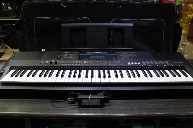 Clavier 76 Touche + ac Yamaha PSR-EW410