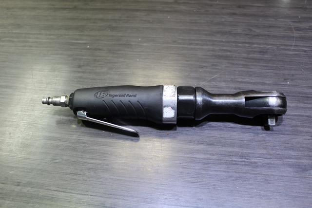 Cle a cliquet a l air 3/8 ingersoll rand sr11f