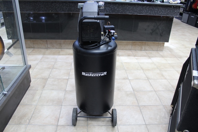 Compresseur 26 gallons Mastercraft 199-8556-8
