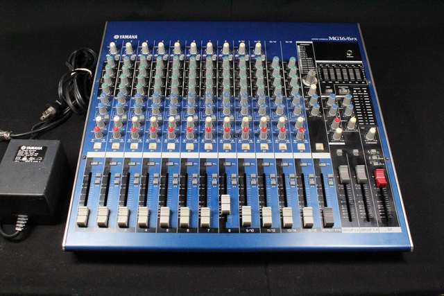 Console 16 Entres Yamaha MG16-6FX