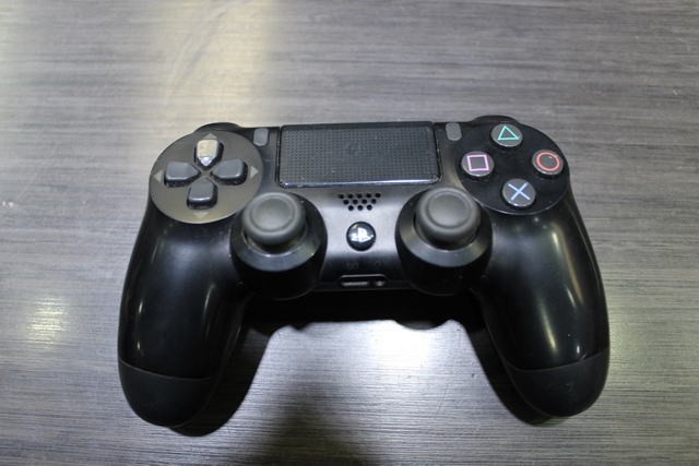 Console Ps4 500gb Sony cuh-1115a - Image 4