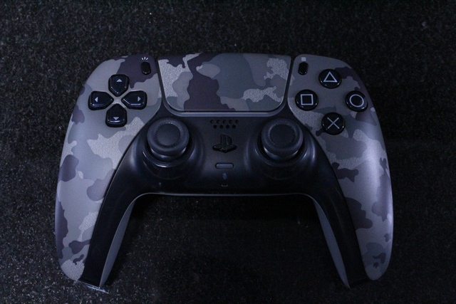 Console Ps5 1To + acc Sony cfi-1015a - Image 3