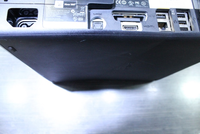 Console Xbox 360 250 go + acc microsoft 2011-04-01 - Image 3