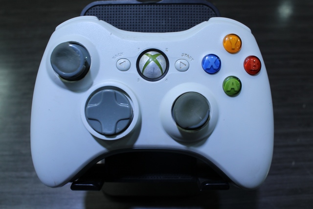 Console Xbox 360 250 go + acc microsoft 2011-04-01 - Image 4