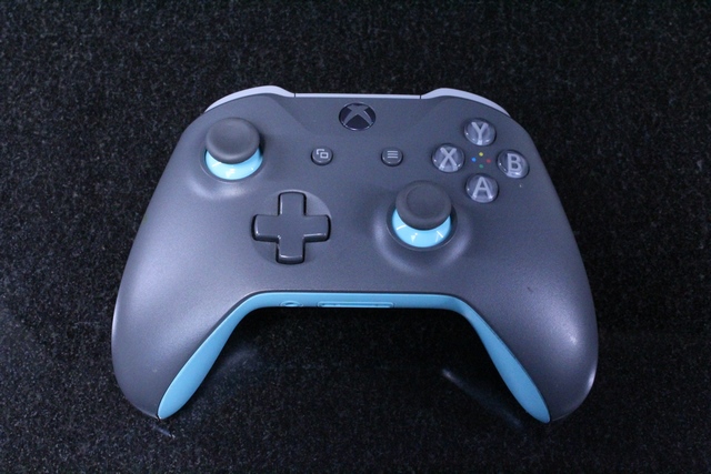 Console Xbox One S 1To +acc Microsoft 1681 - Image 3