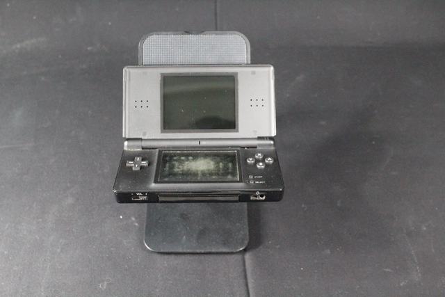 Console ds lite + acc NINTENDO usg-001 - Image 2