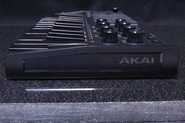 Controleur Usb + Fil Usb Akai Mpk mini black edition - Image 3