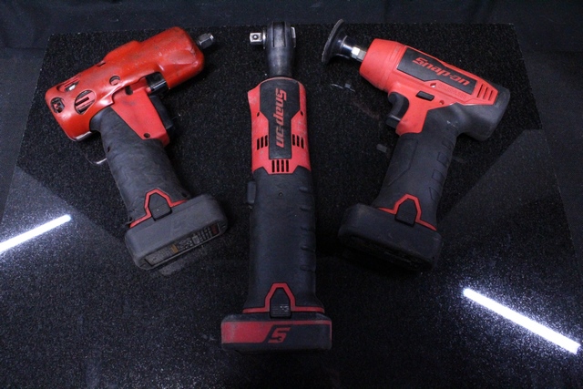 Ensemble de 3 outils Snap-on a batterie 7.2 v pas chargeur et Une Visseuse + 2 batterie et Chargeur snap on ctb8172 /ctb8172bk /ctb 8174/cts561cl - Image 2