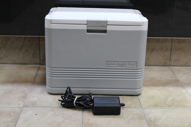 Glaciere electrique (sans glace) + acc igloo koolmate 40