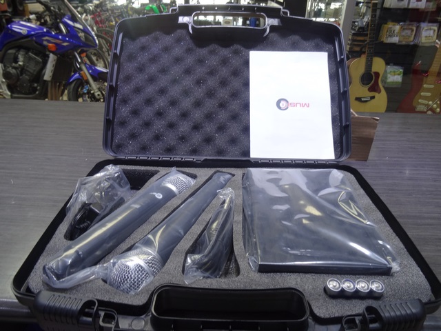 MICRO SANS FIL 2 Handheld music8 M8200HH