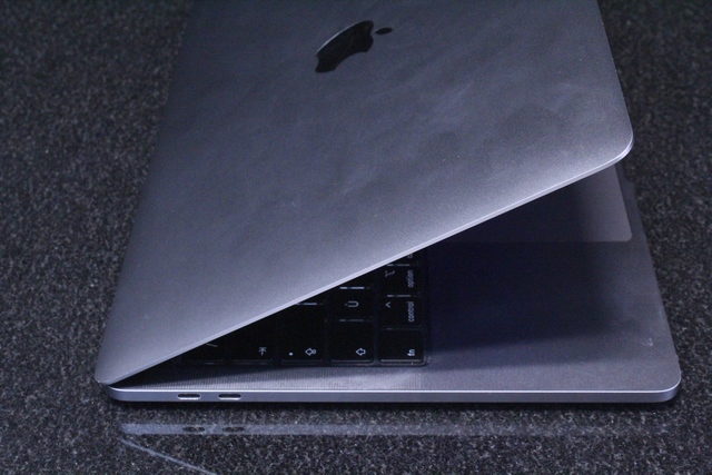 Macbook Pro + Acc Apple a2289 - Image 3