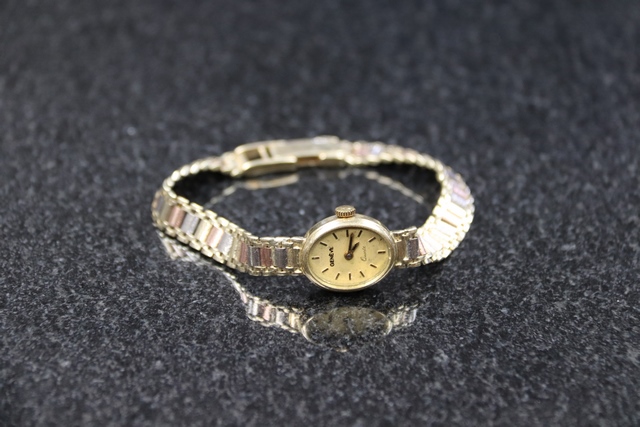 Montre de Qualité 9 Montre en or (GENEVE) VITRE CASSÉ Or jaunes (14k-19.7g) - Image 1