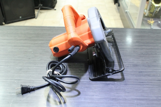 Scie ronde fillaire black and decker bdecs200 - Image 2