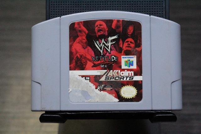 WWF Attitude (etiquette endomagee) NINTENDO nintendo 64