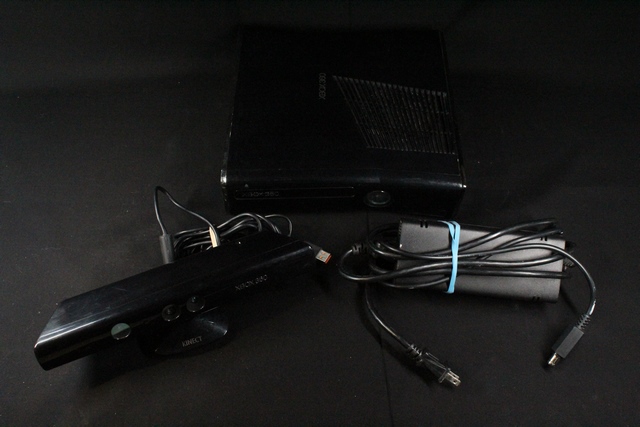 Xbox 360 250go + acc (sans manette) MICROSOFT 2011-01-10