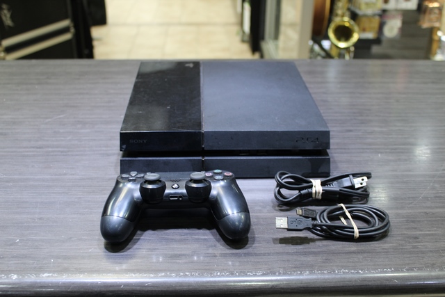 console ps4 500gb ( disque ont de la misere a entrer PRIX EN CONSEQUENCE Sony cuh-1115a - Image 1