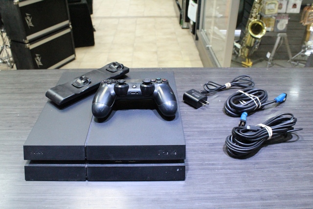 console ps4 500go + acc sony cuh-1215a