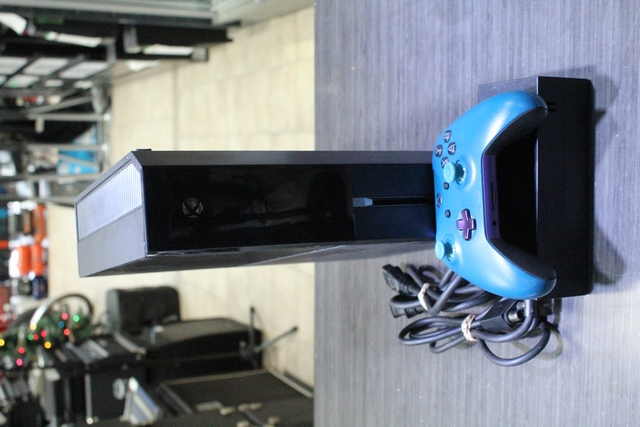 console xbox one 500Go +acc MICROSOFT 1540