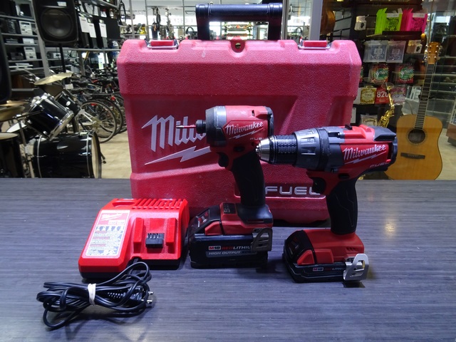 ensemble perceuse visseuse+clé a chocs+2 batteries m18 xc6.0 et 1.5ah+chargeur milwaukee 2953-20/2703-20 - Image 1