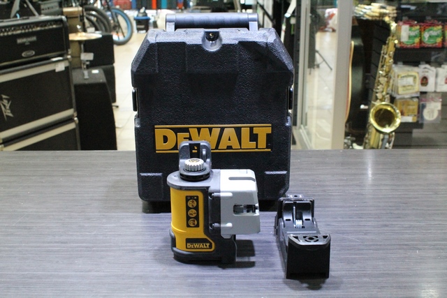 niveau laser (rouge) 3 POSITIONS DEWALT DW089 - Image 1