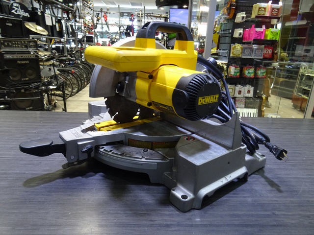 scie a onglet dewalt dw713