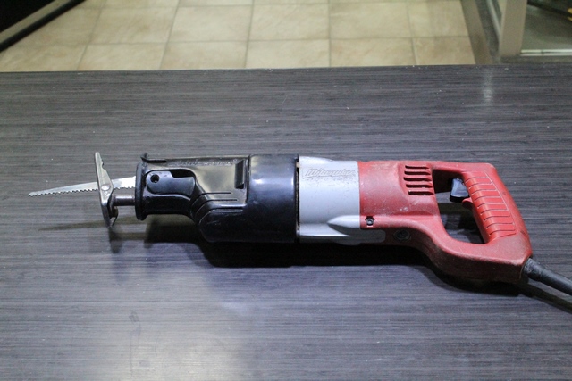 scie va et vient (sawzall) MILWAUKEE 6528
